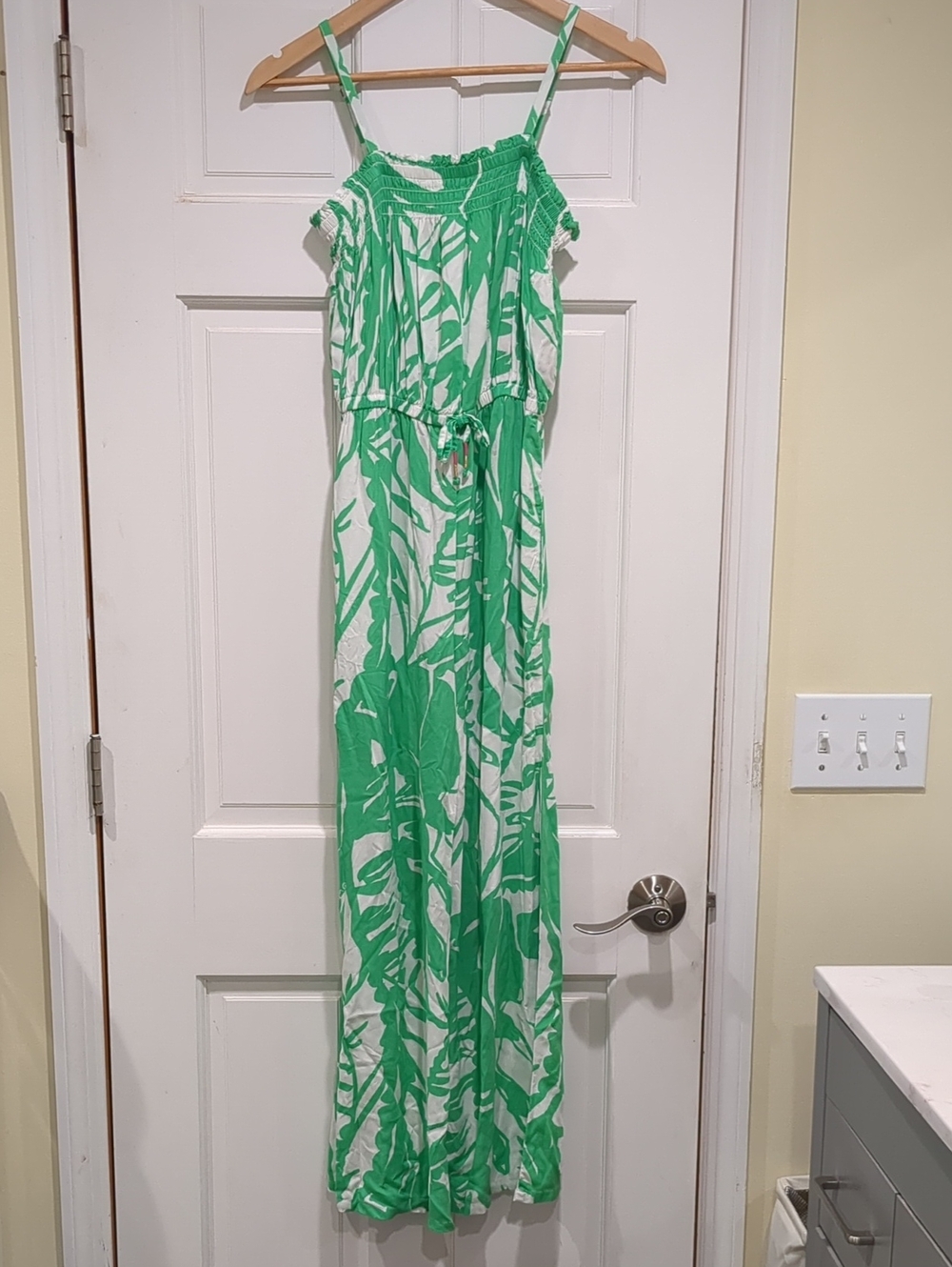 Green Leaf-Print Jumpsuit - Sleeveless Summer Style